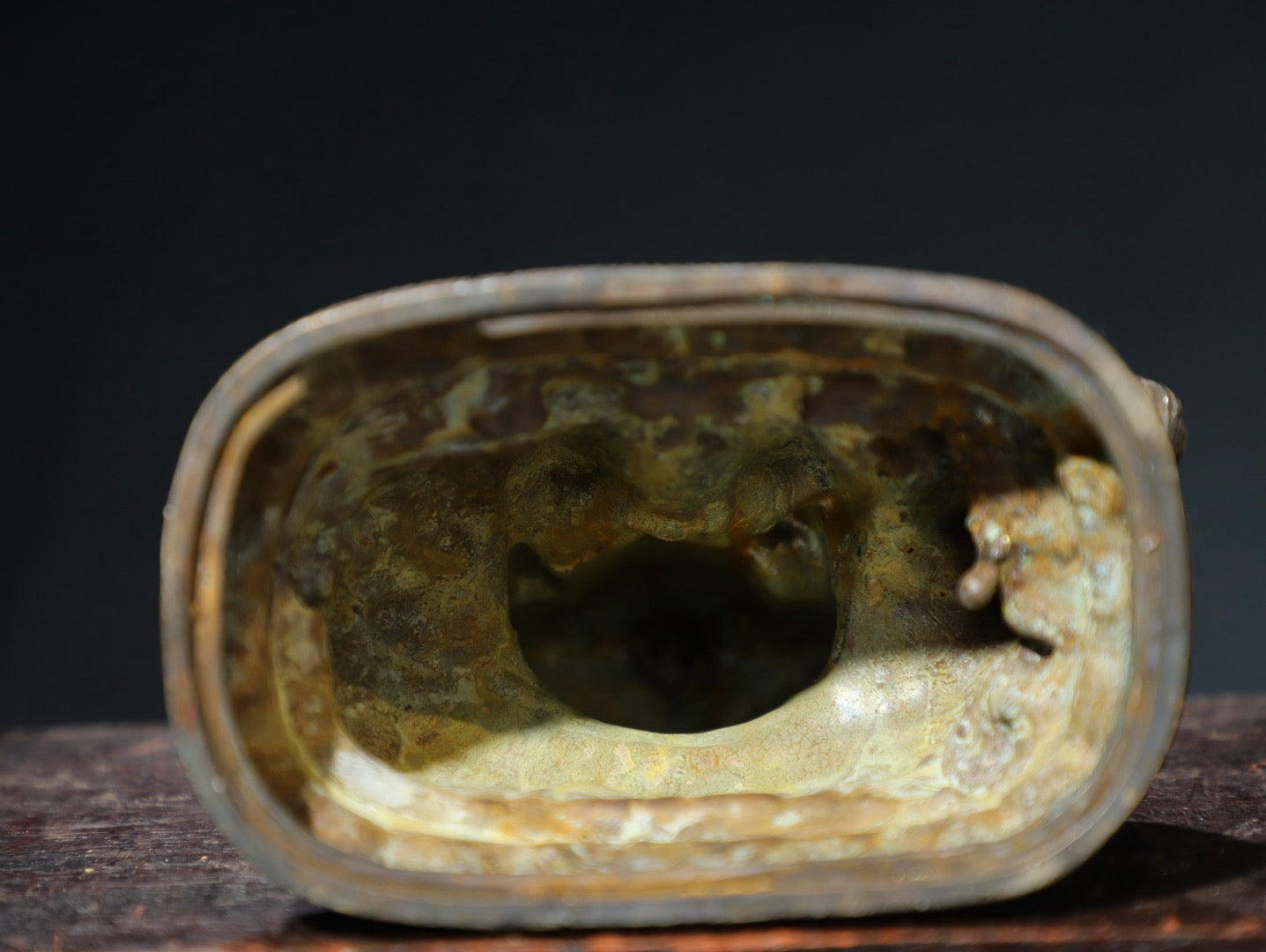 Bronze mud gold [Beast Riding Guanyin] Buddha statue