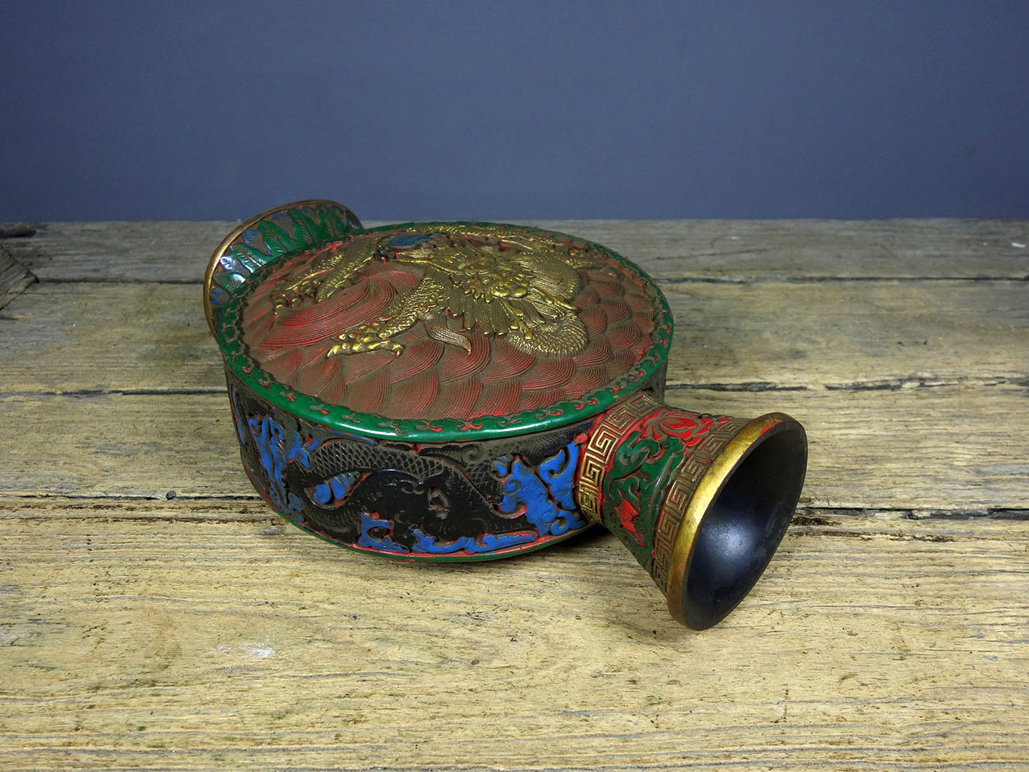Chinese antique lacquerware painted with gold and paired with bottles