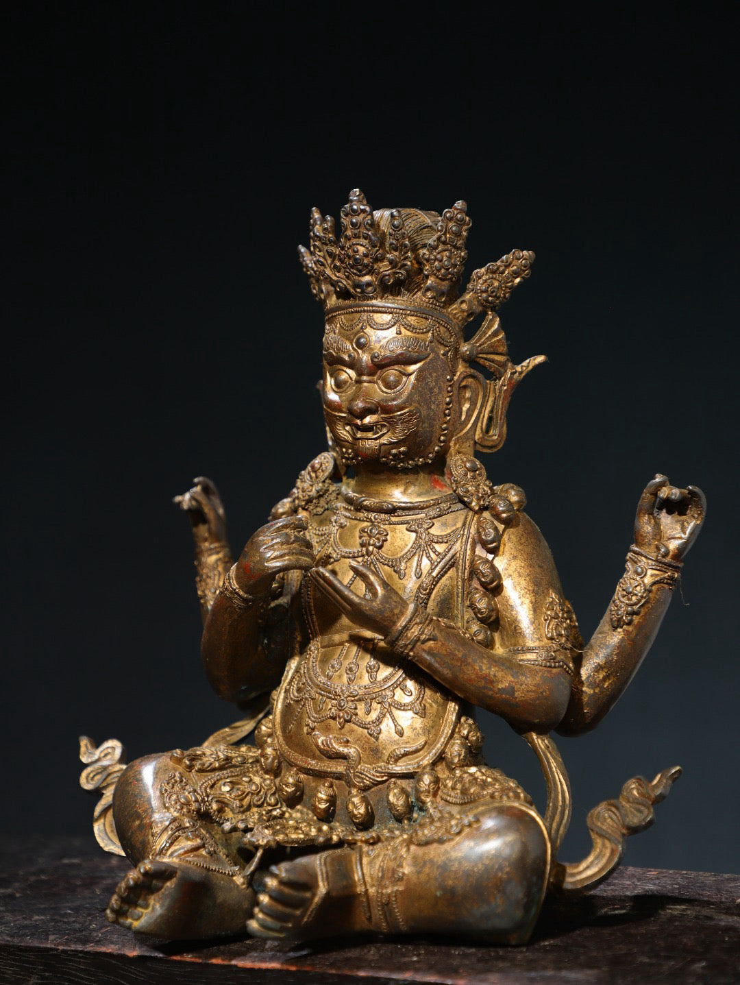 Bronze mud and gold [Mahogala] Buddha statue