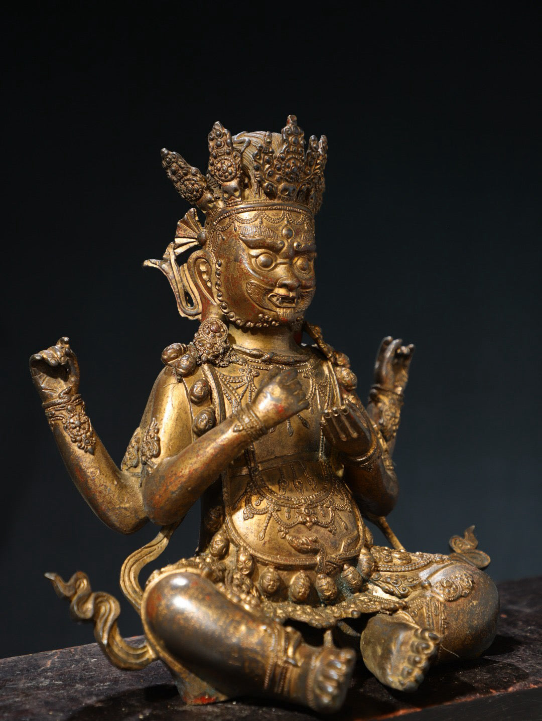 Bronze mud and gold [Mahogala] Buddha statue