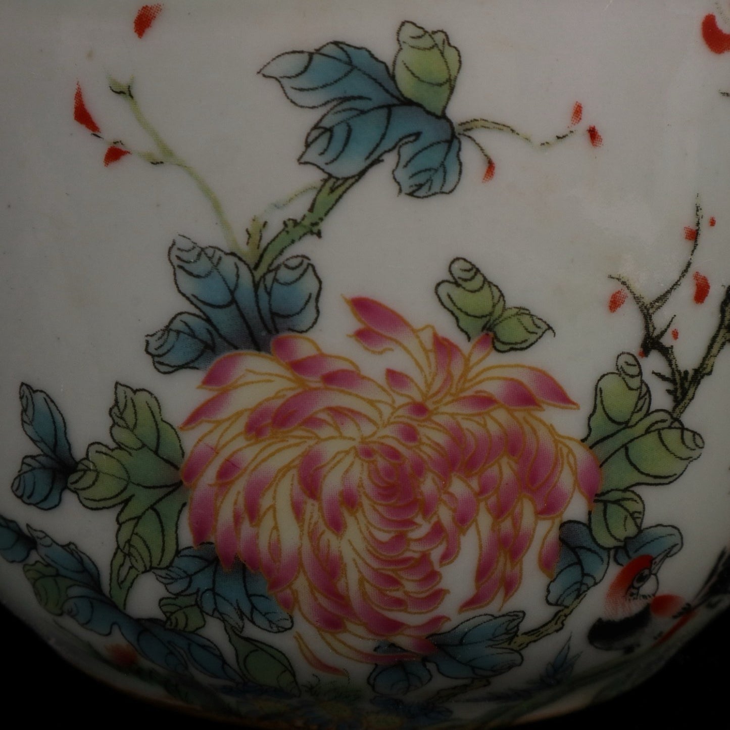 Pink flower and bird patterned small ginseng jar