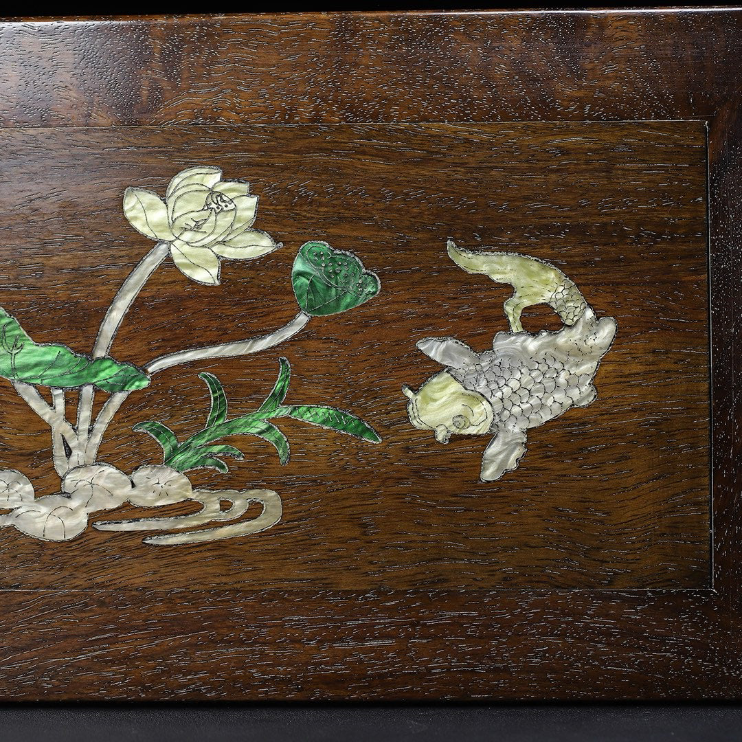 Pear wood inlaid shell plum blossom leg small table