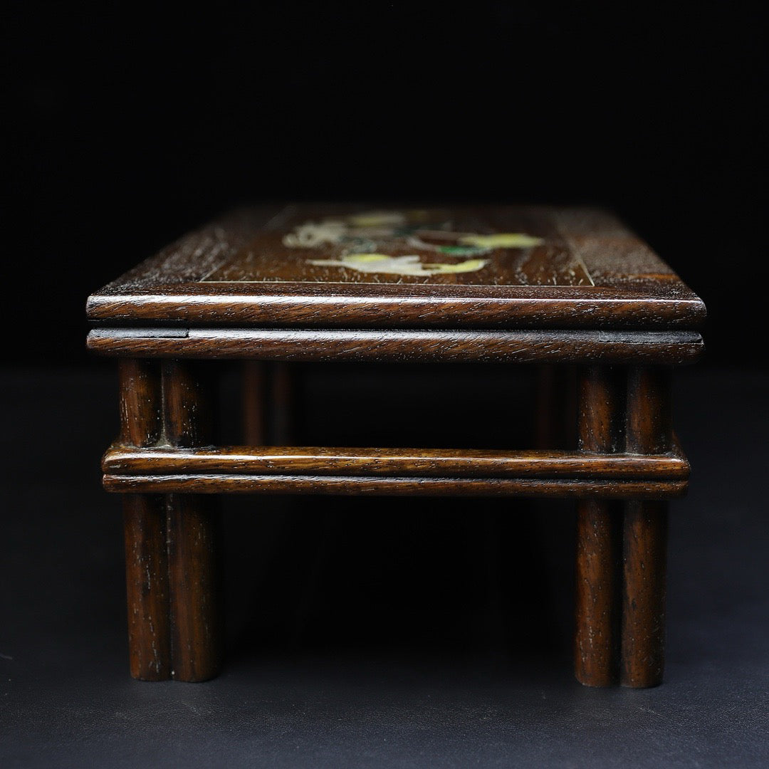 Pear wood inlaid shell plum blossom leg small table