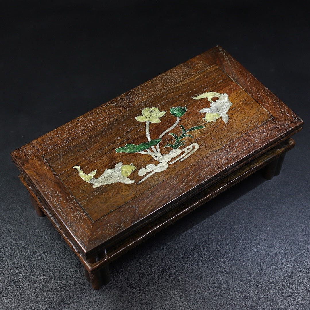 Pear wood inlaid shell plum blossom leg small table