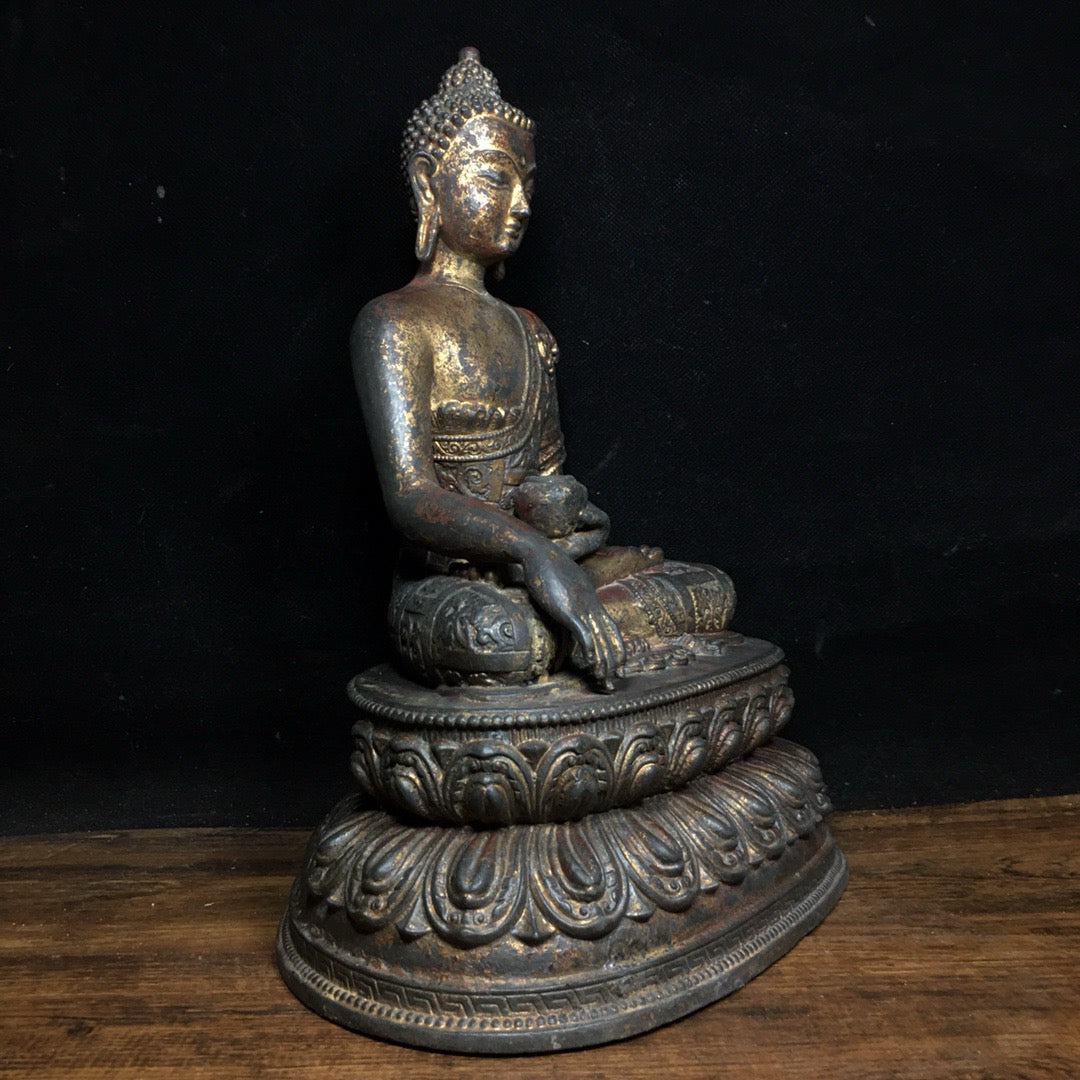 Chinese antique pure copper ornaments of Shakyamuni Buddha