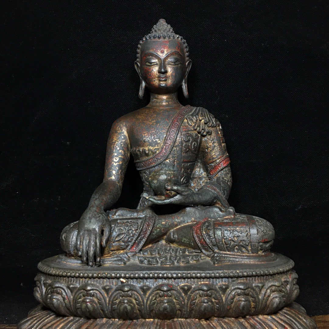 Chinese antique pure copper ornaments of Shakyamuni Buddha