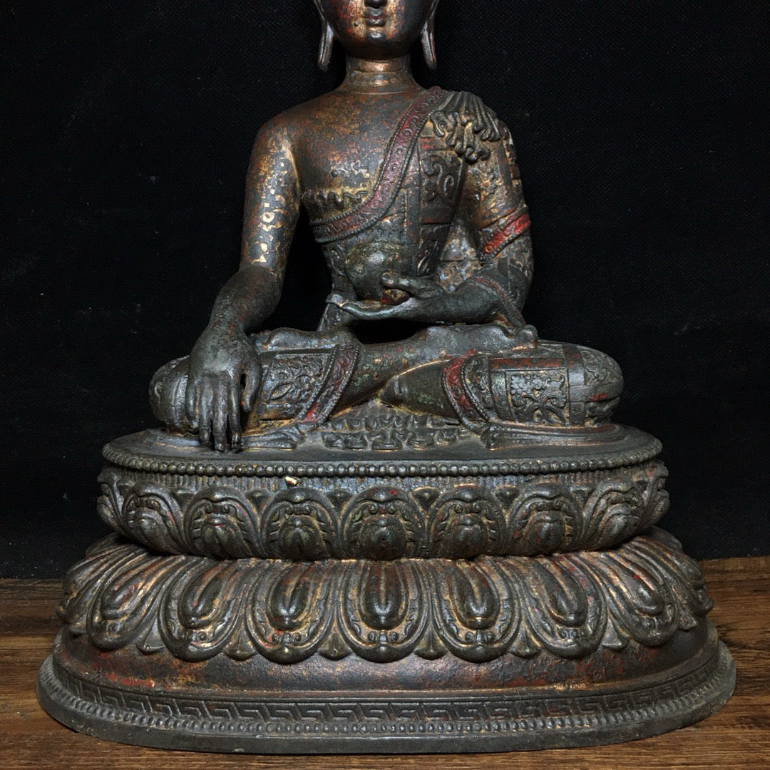 Chinese antique pure copper ornaments of Shakyamuni Buddha