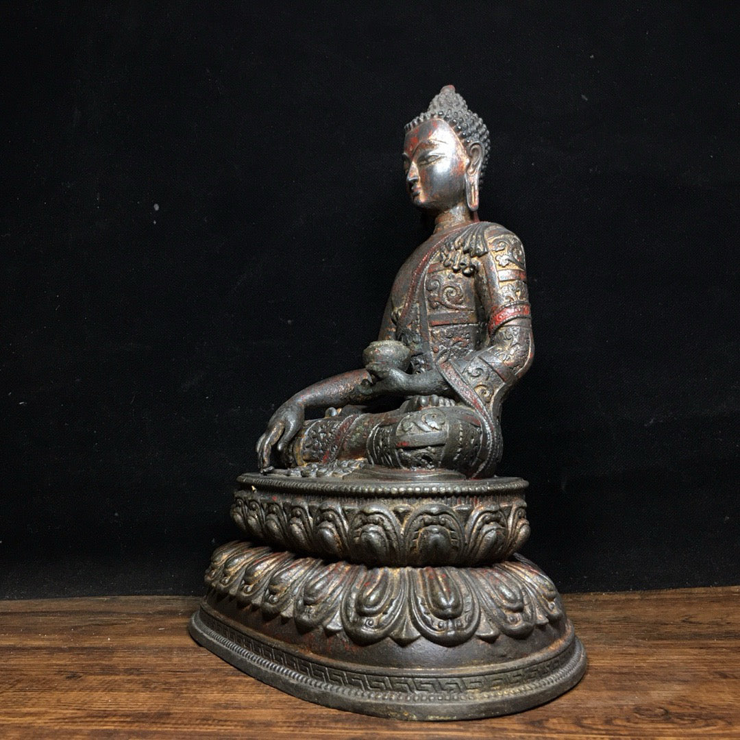Chinese antique pure copper ornaments of Shakyamuni Buddha