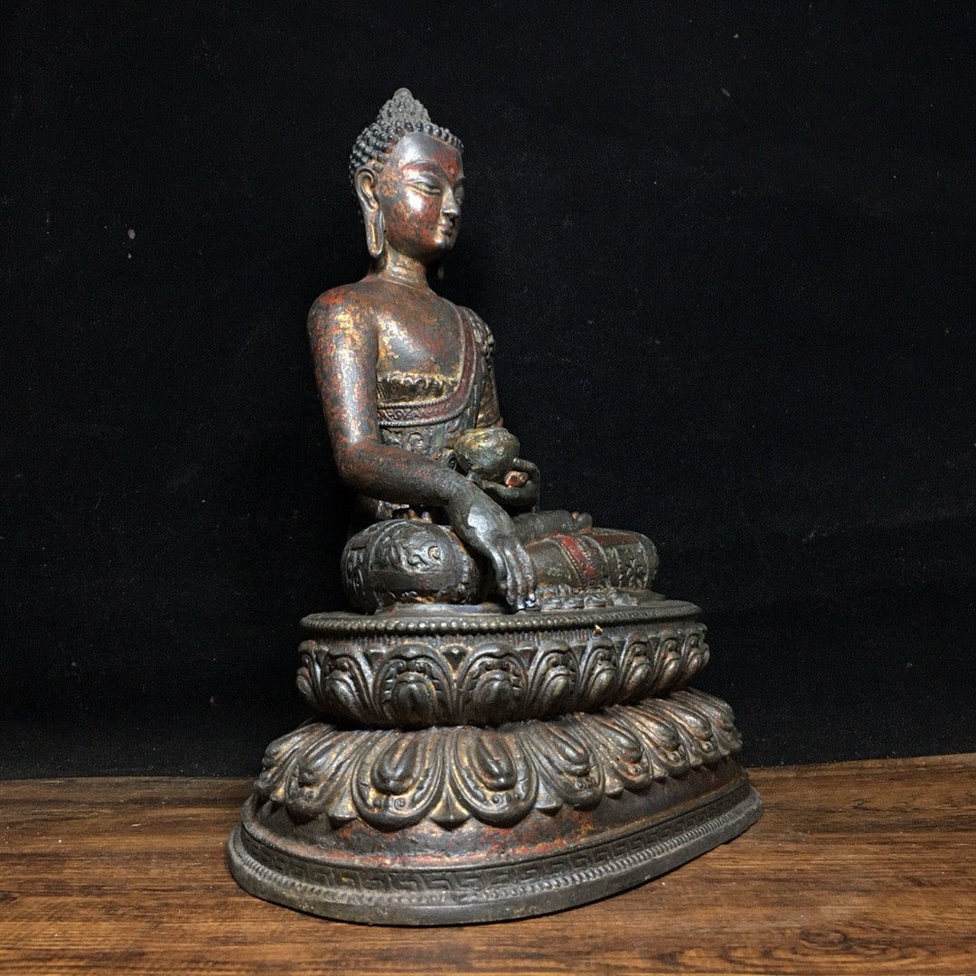 Chinese antique pure copper ornaments of Shakyamuni Buddha