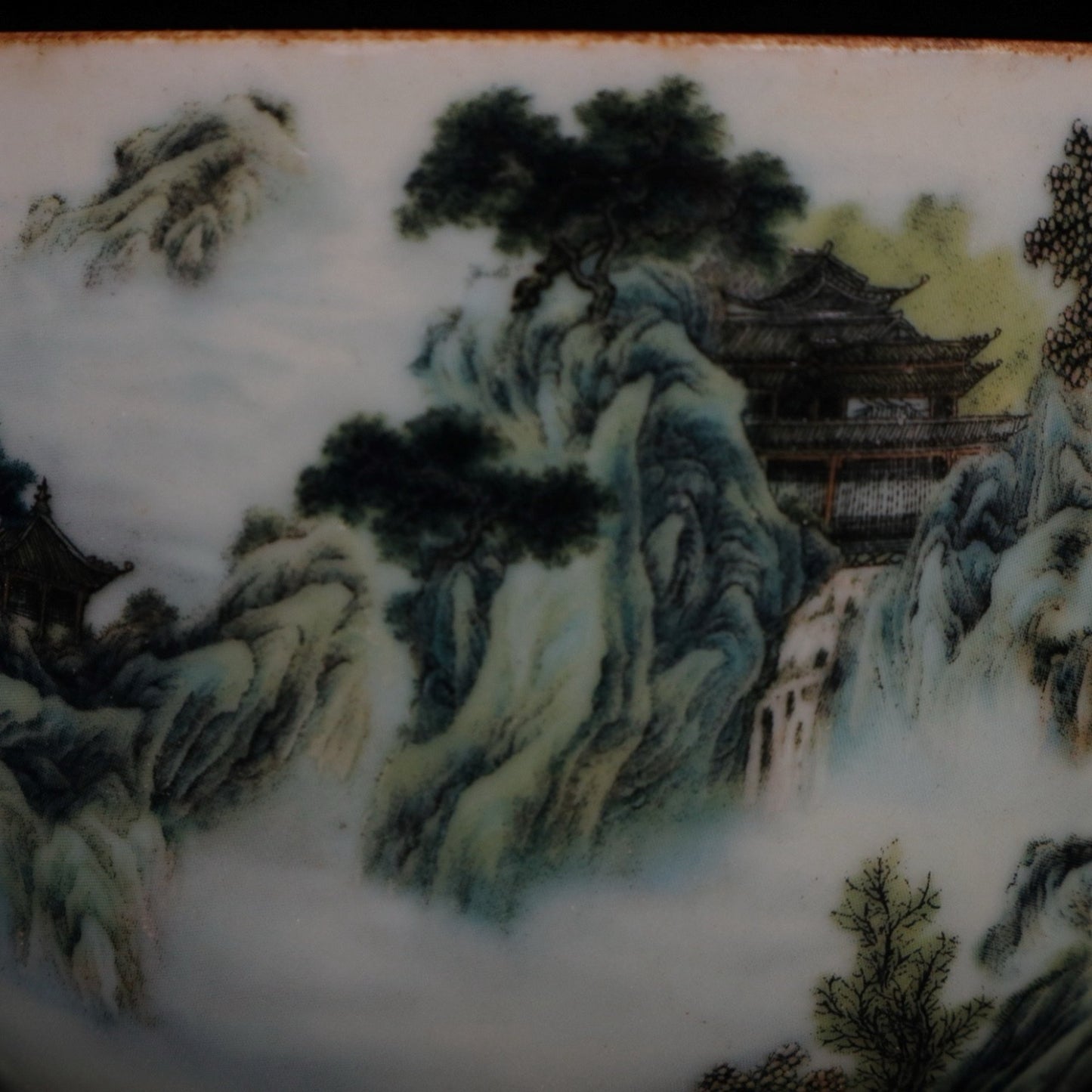 Pink landscape patterned small ginseng jar