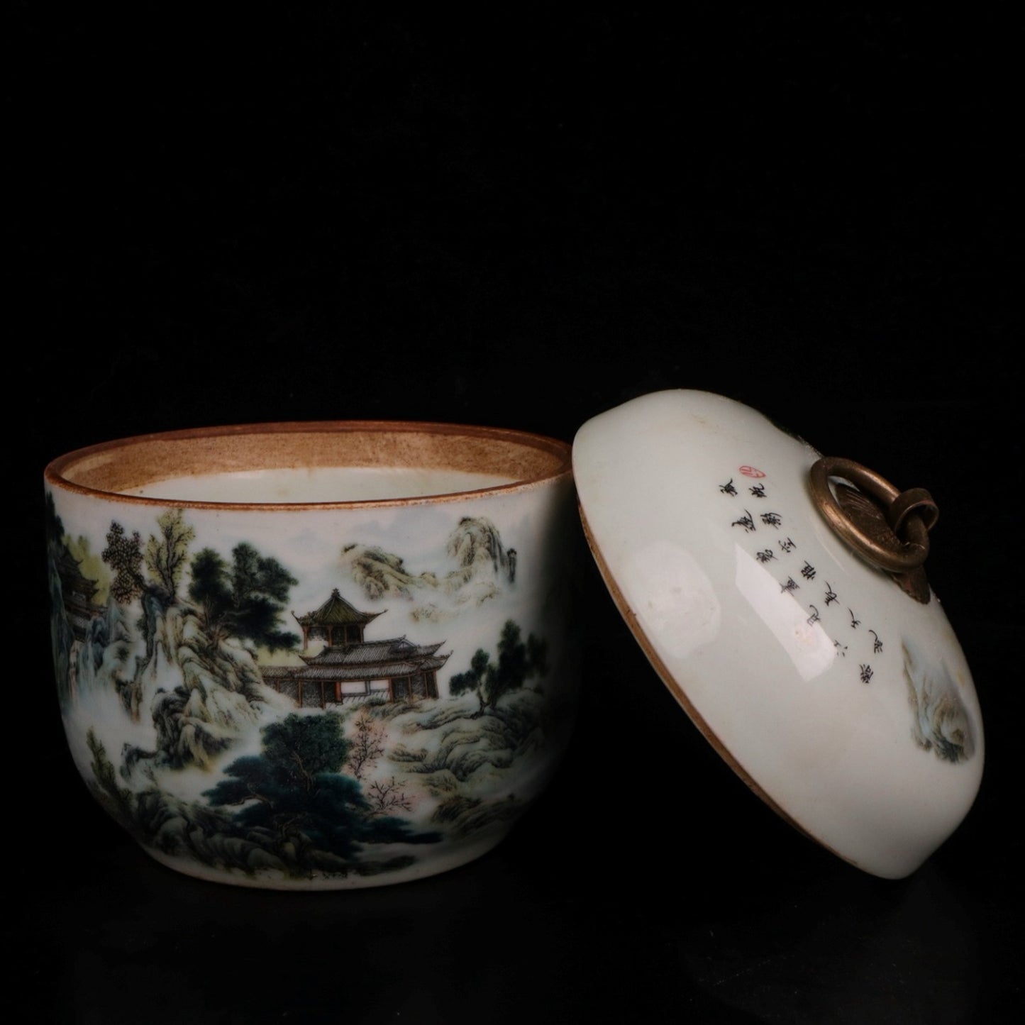 Pink landscape patterned small ginseng jar