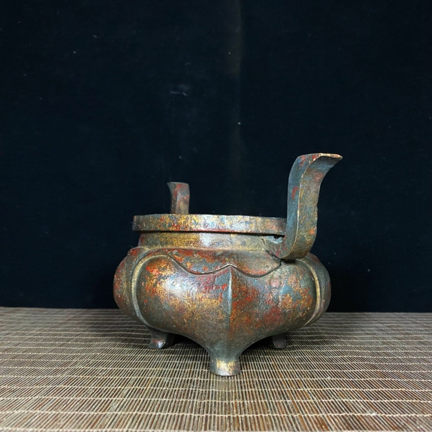 Old copper tire mud gold dynasty crown ear incense burner