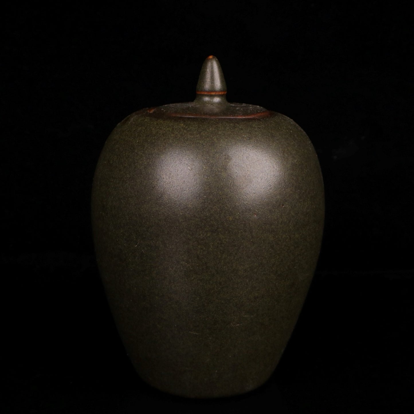 Tea powder glazed small winter melon jar