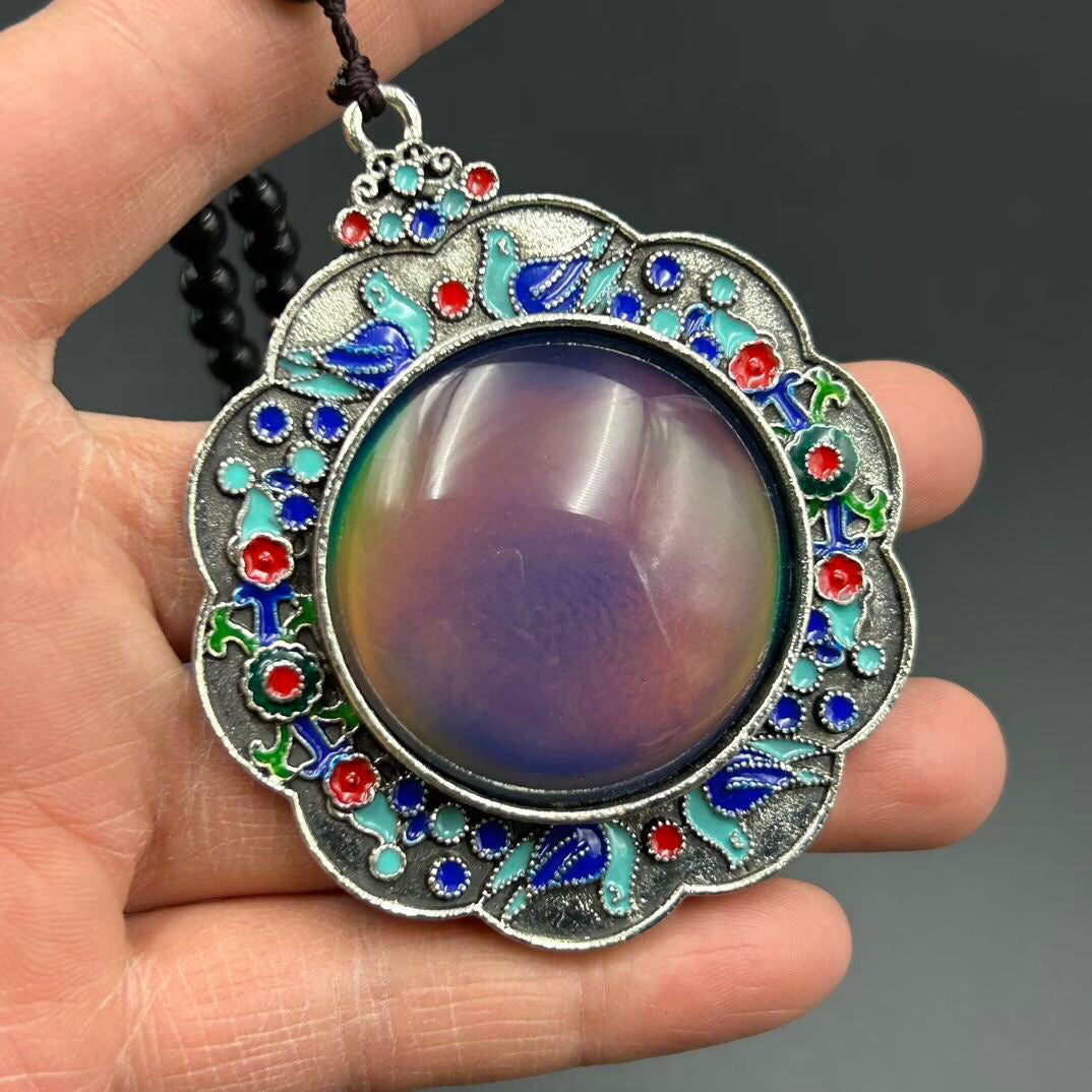 Chinese antique copper temperature sensitive color changing pendant