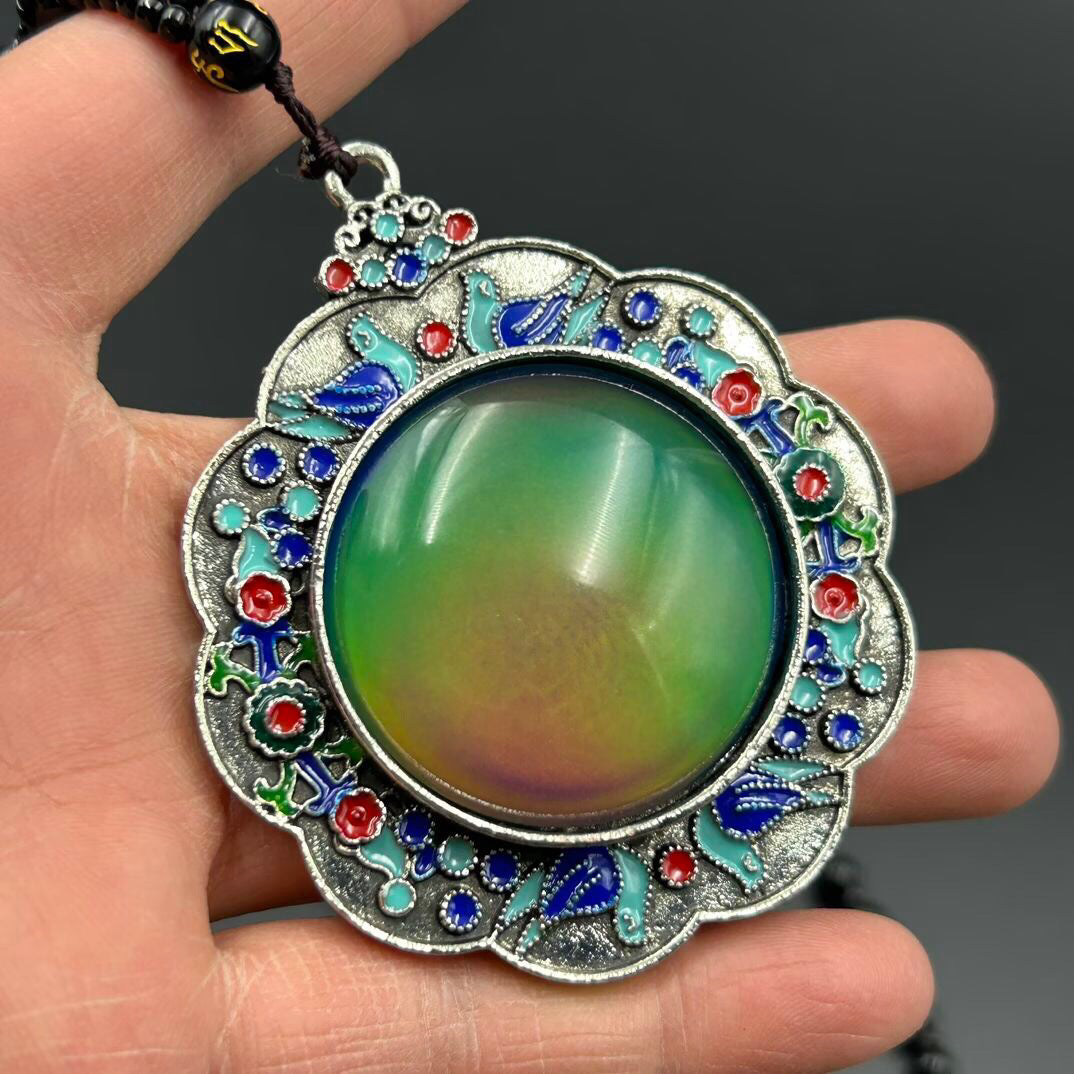 Chinese antique copper temperature sensitive color changing pendant