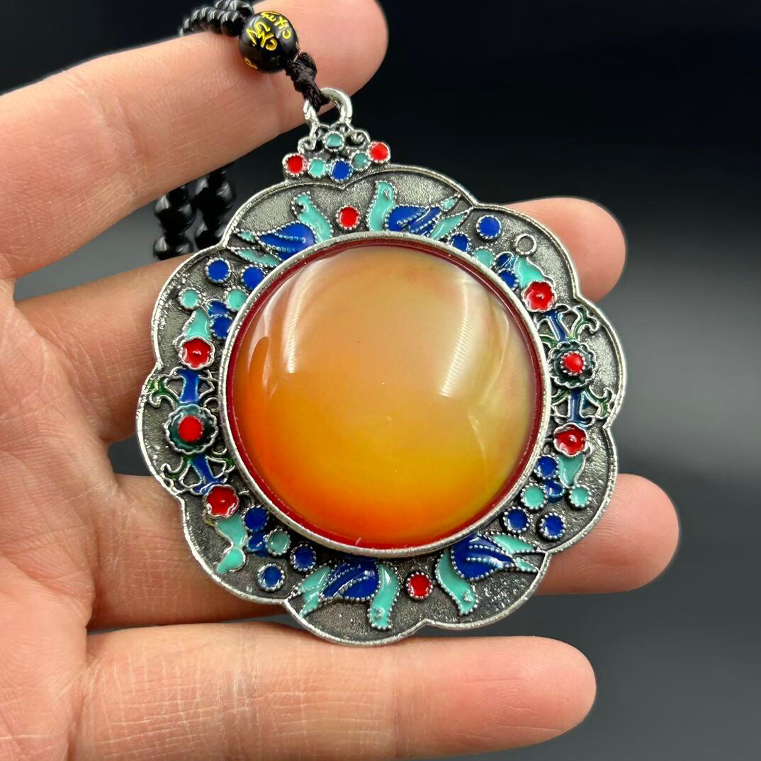 Chinese antique copper temperature sensitive color changing pendant