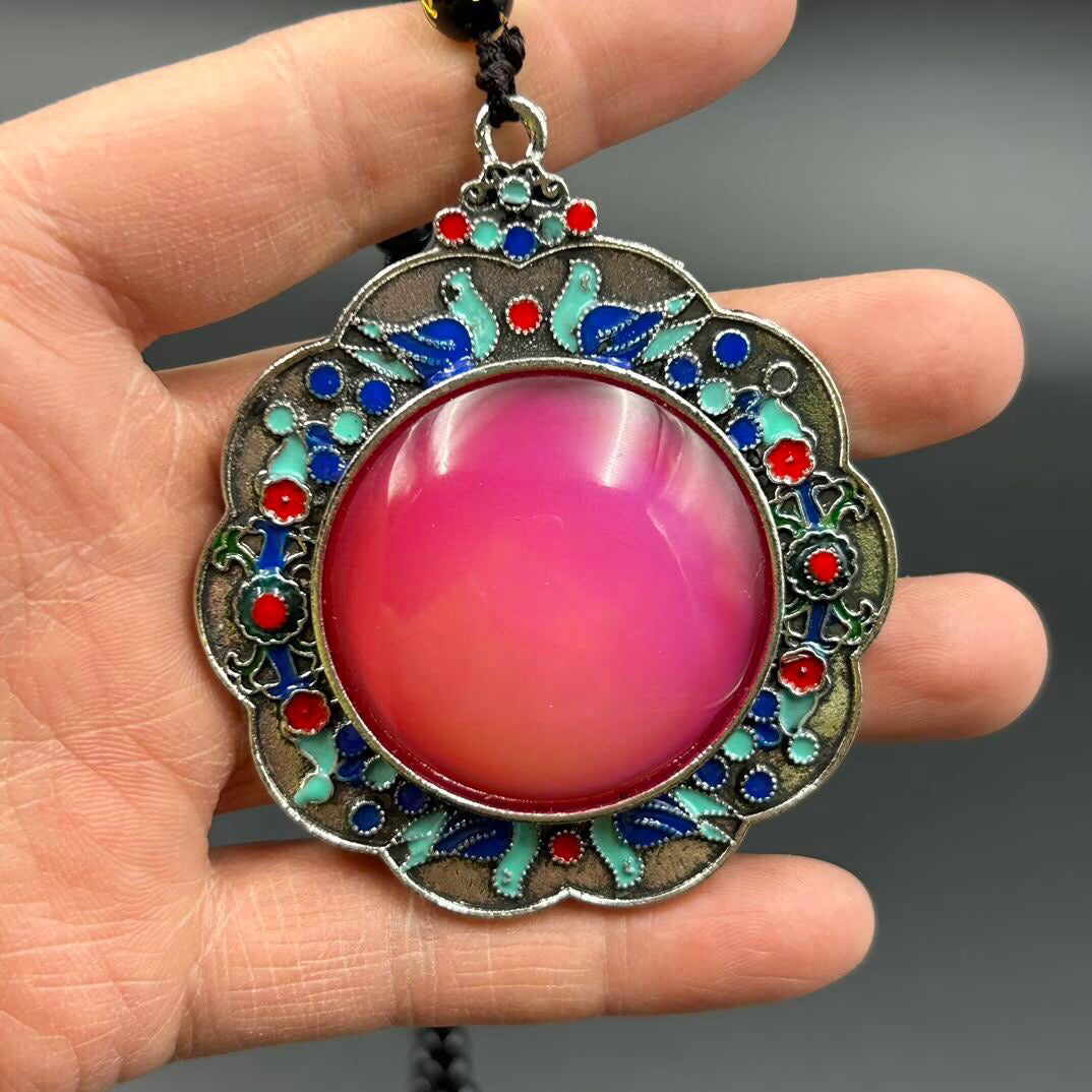 Chinese antique copper temperature sensitive color changing pendant