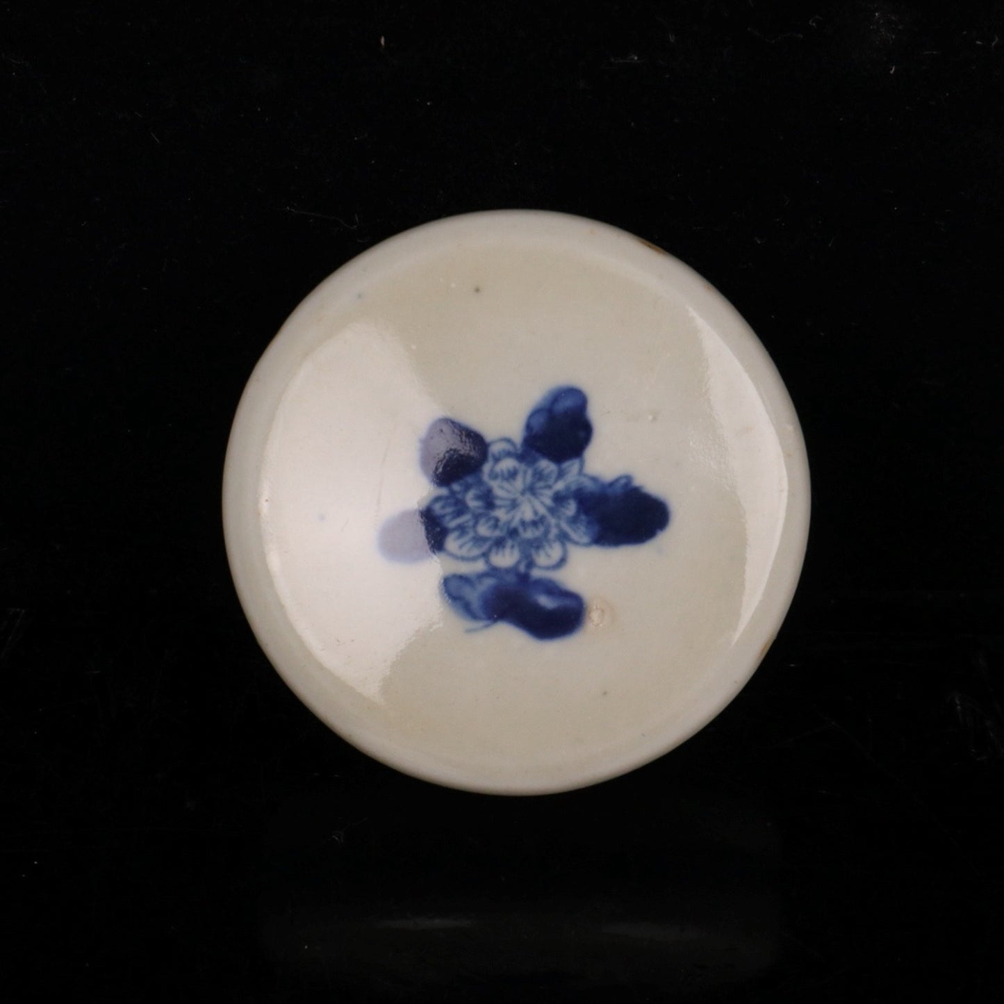 Blue and white flower and bird patterned small lid jar