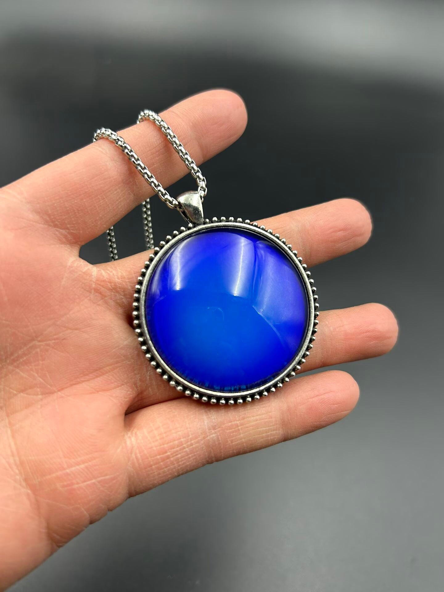 Chinese antique copper temperature sensitive color changing pendant
