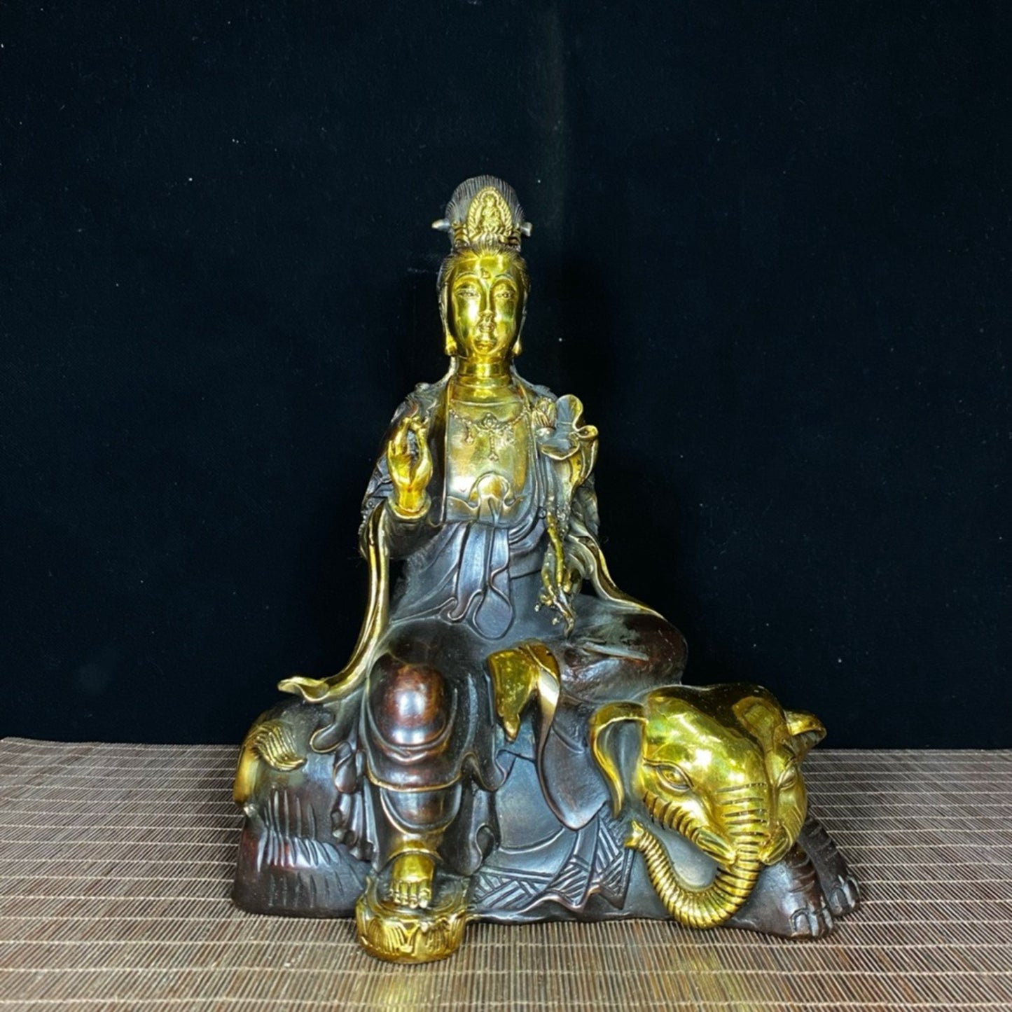 A pair of pure copper gilded large Manjushri Bodhisattva and Samantabhadra Bodhisattva