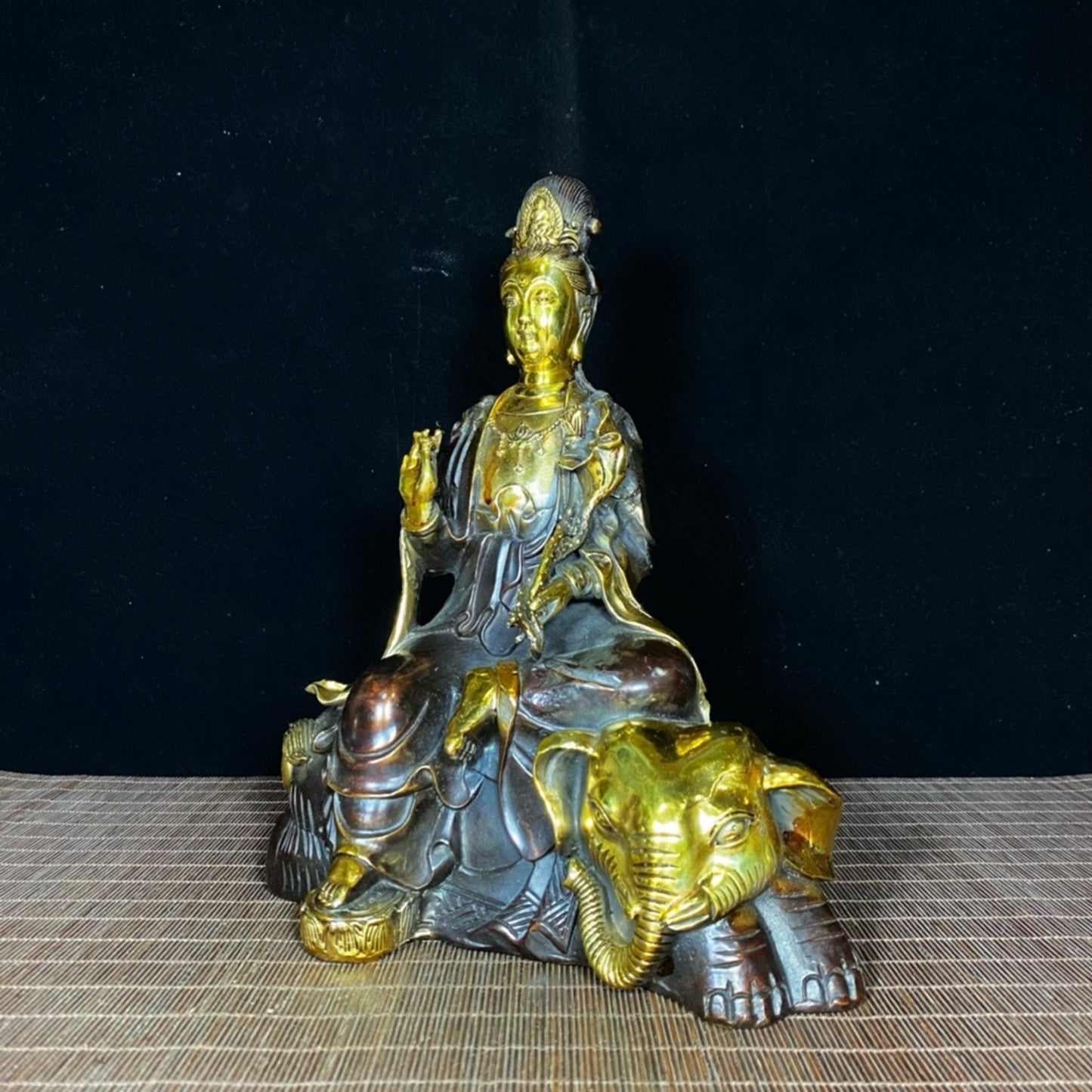 A pair of pure copper gilded large Manjushri Bodhisattva and Samantabhadra Bodhisattva