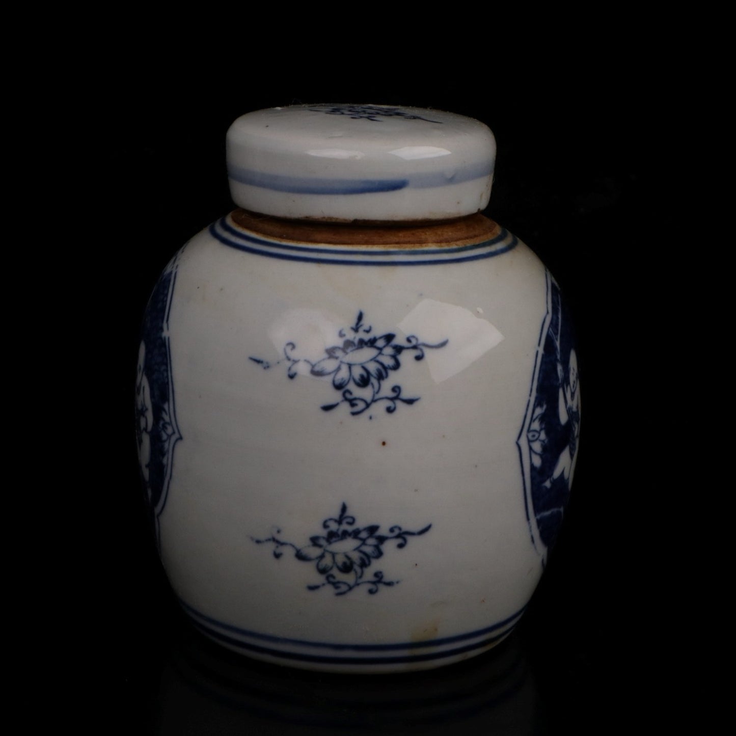 Blue and white twin noble son patterned small lid jar