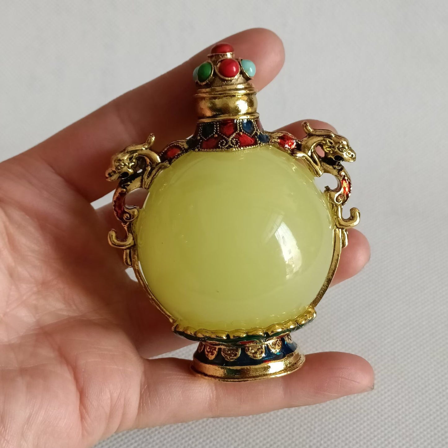 Chinese antique luminous ball snuff bottle