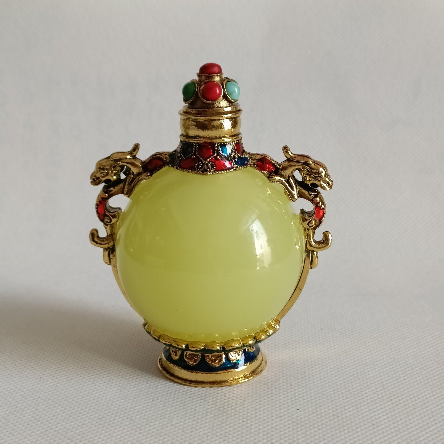Chinese antique luminous ball snuff bottle