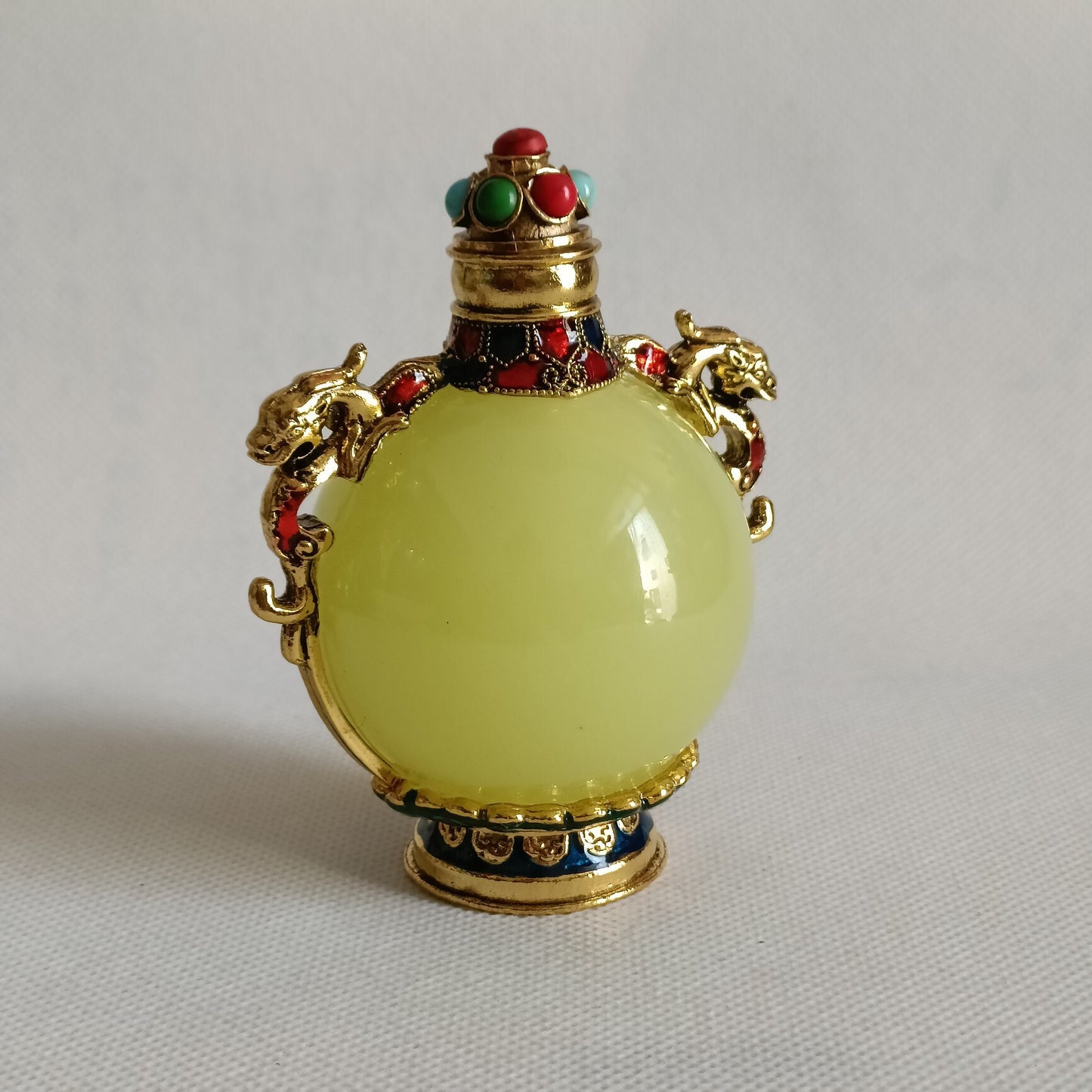 Chinese antique luminous ball snuff bottle