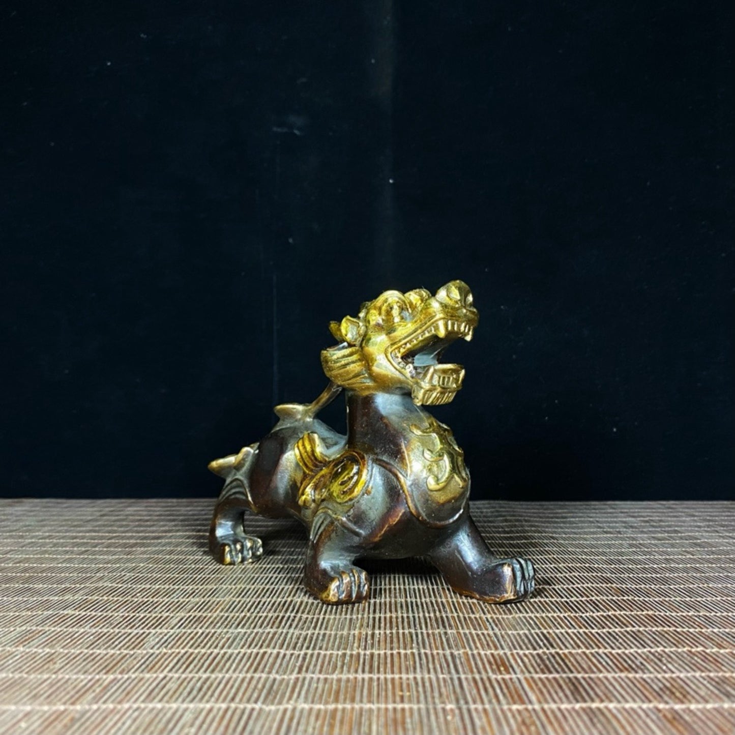 A pair of pure copper gilded Ruyi Pixiu