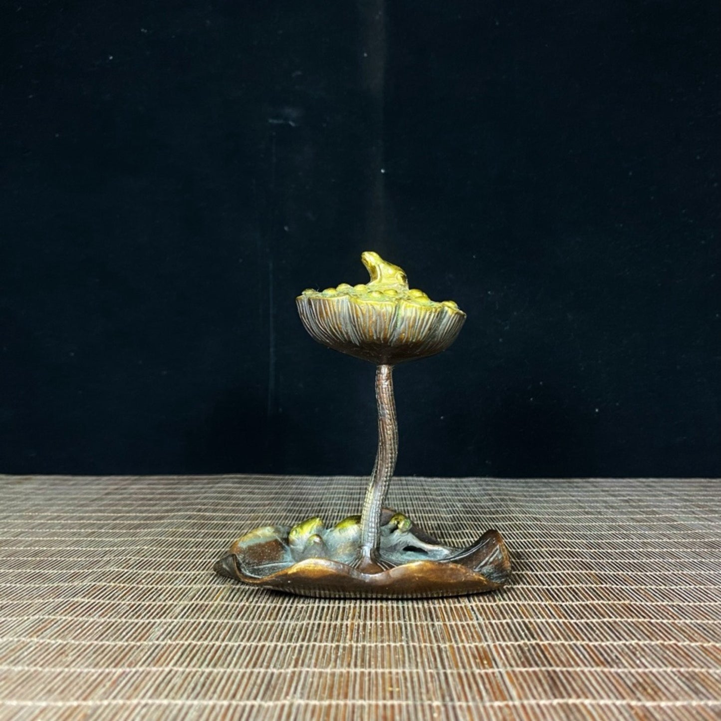 Pure copper gold-plated frog lotus leaf, lotus pod, lotus root, fragrant path ornament