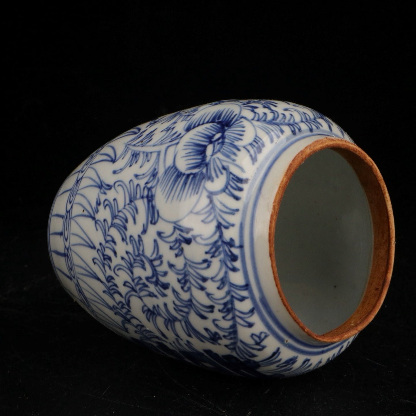 Blue and white tea jar with the character of Xiaoxi