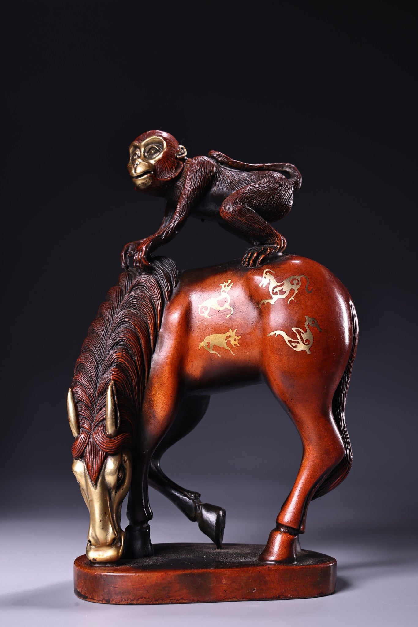 Chinese antique pure copper high relief carving, gilding, gilding, silver gilding, horse throat sealing