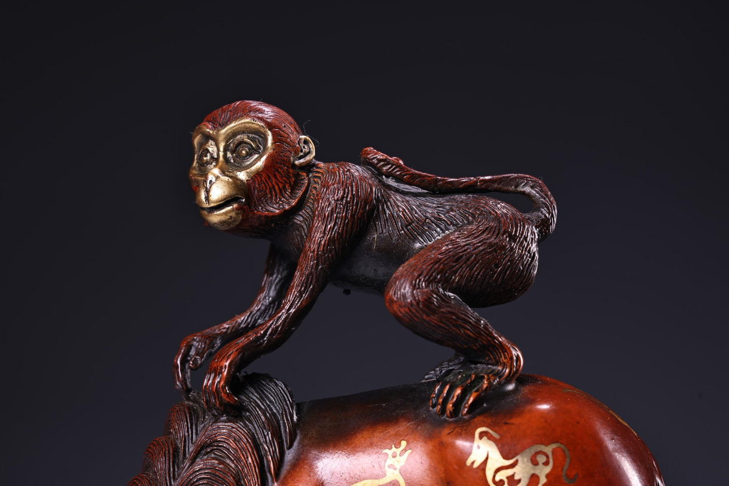 Chinese antique pure copper high relief carving, gilding, gilding, silver gilding, horse throat sealing