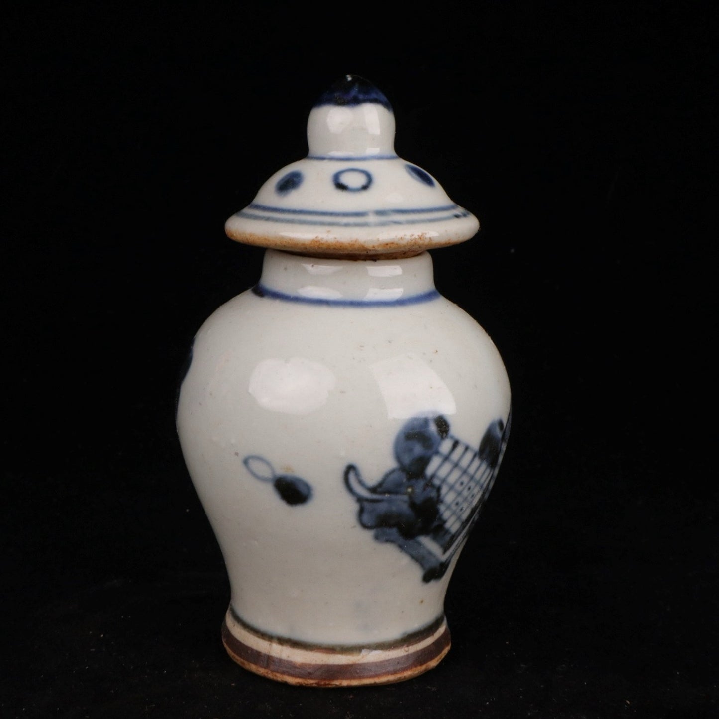 Blue and white small general military jars