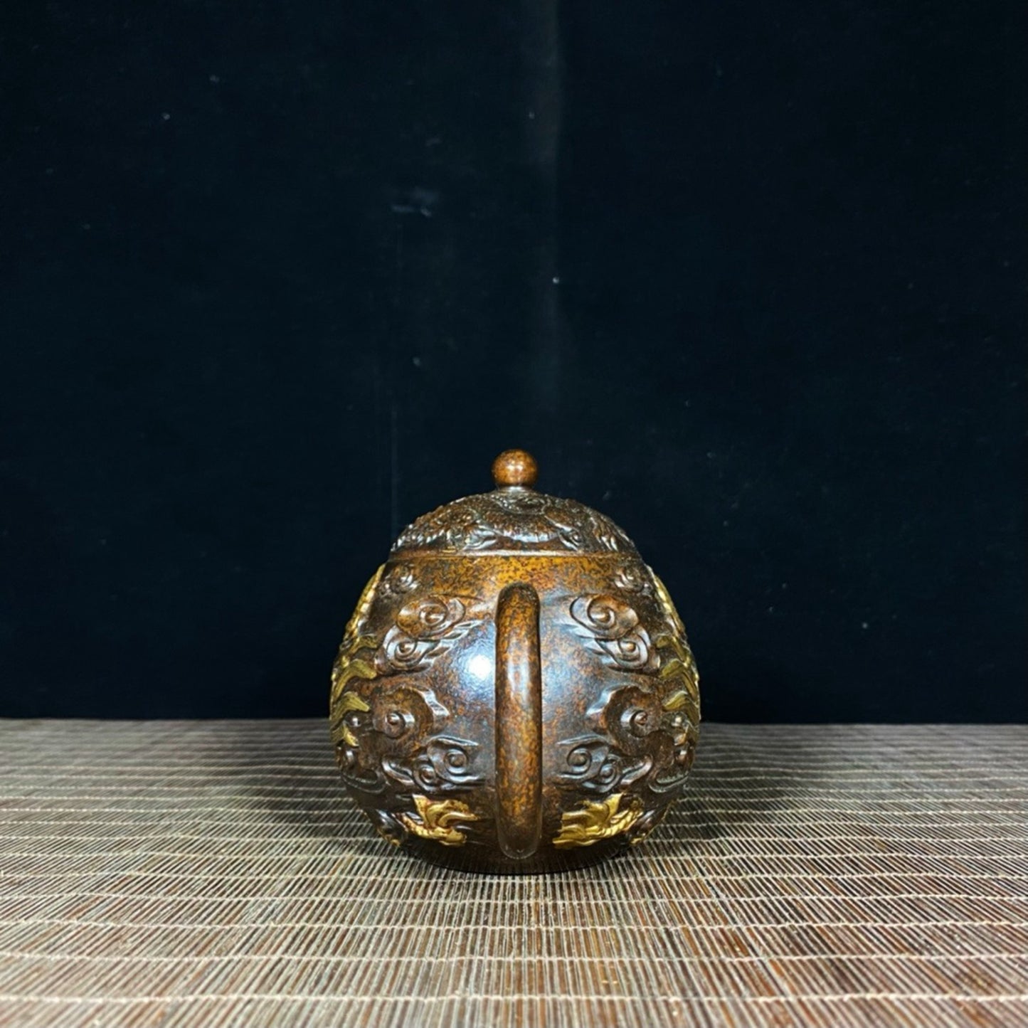 Pure copper gilded relief gold dragon auspicious cloud teapot
