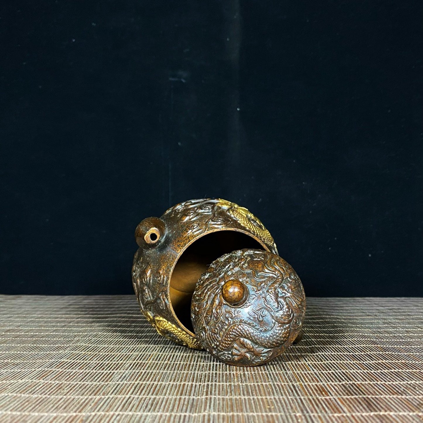 Pure copper gilded relief gold dragon auspicious cloud teapot