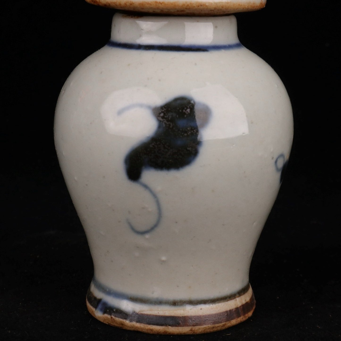 Blue and white small general military jars