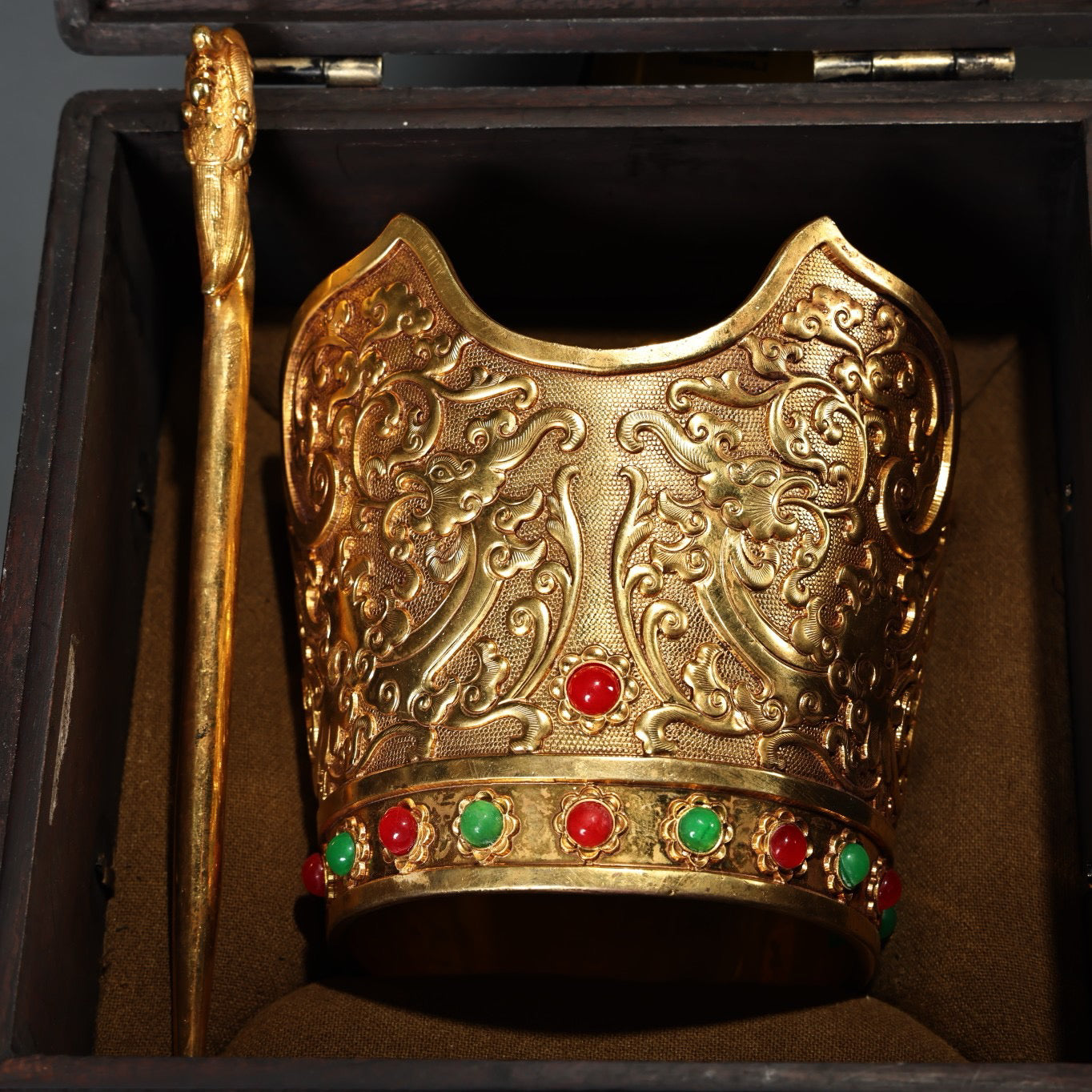 Chinese Antique Collection Pure Copper High Relief Carving with Gilded Gold Phoenix Crown