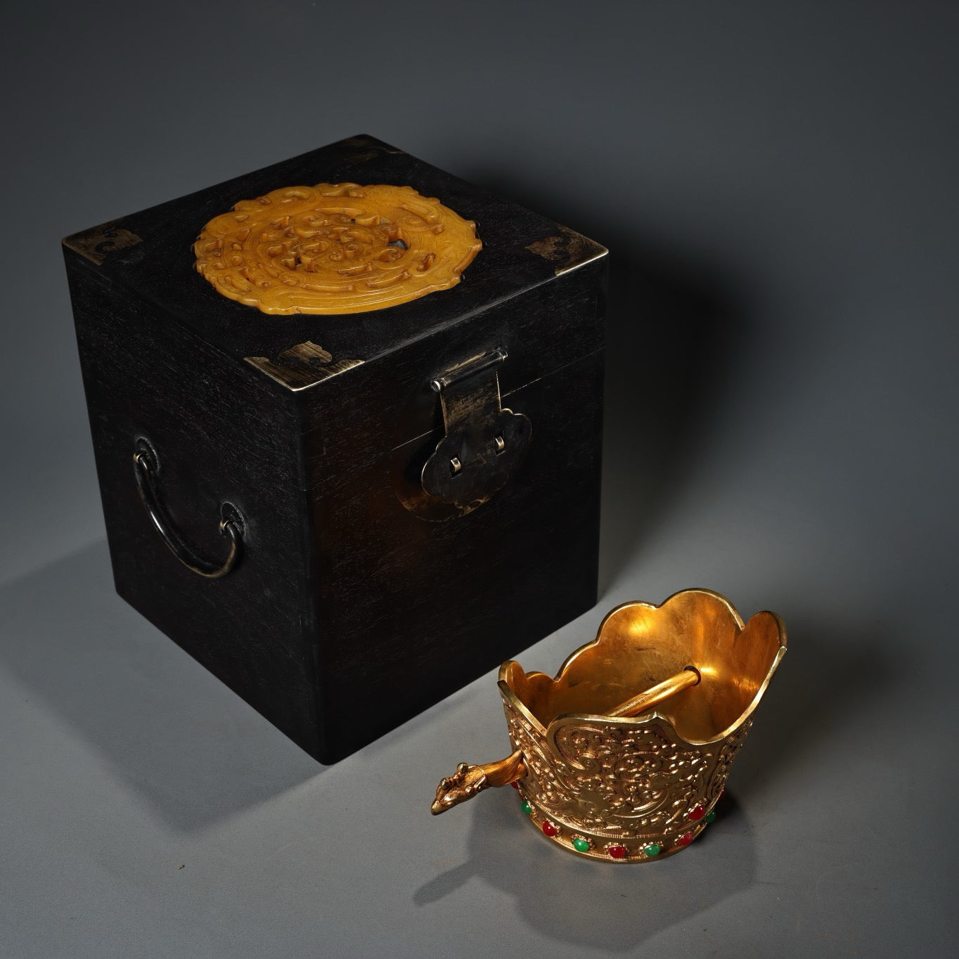 Chinese Antique Collection Pure Copper High Relief Carving with Gilded Gold Phoenix Crown