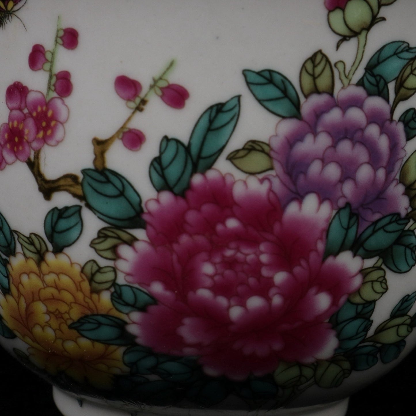 Pink Spring Colored Garden Pattern Cover Bowl