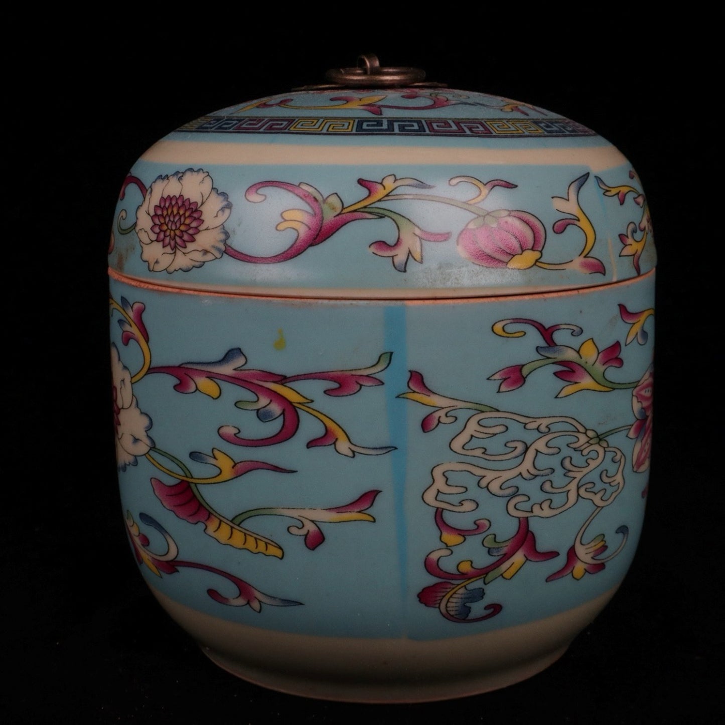Blue and pink small ginseng jar