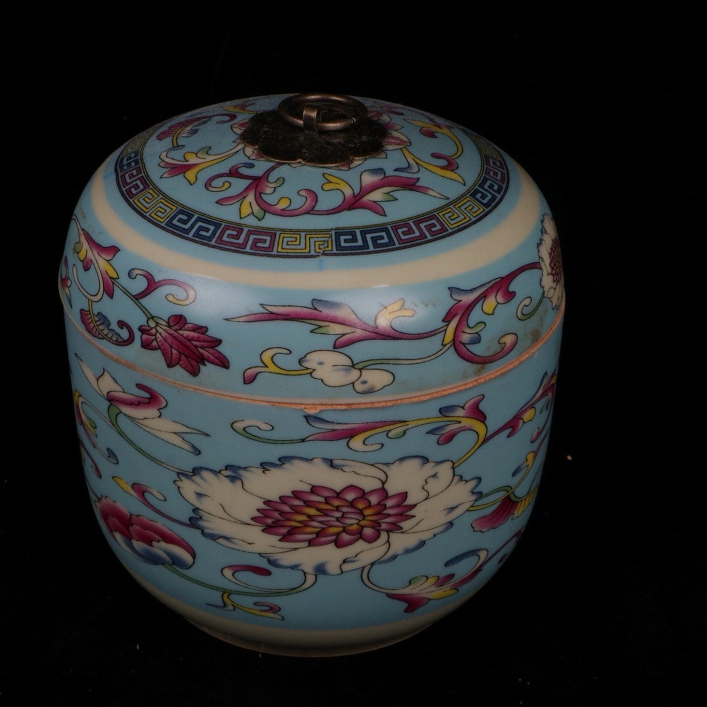 Blue and pink small ginseng jar
