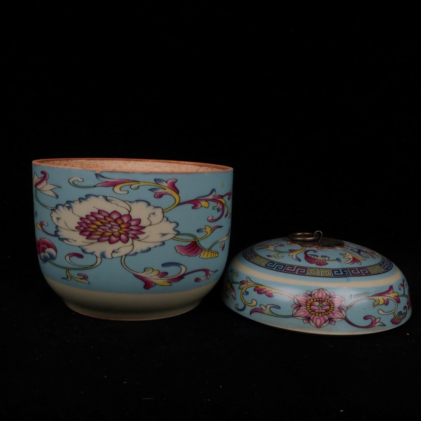 Blue and pink small ginseng jar