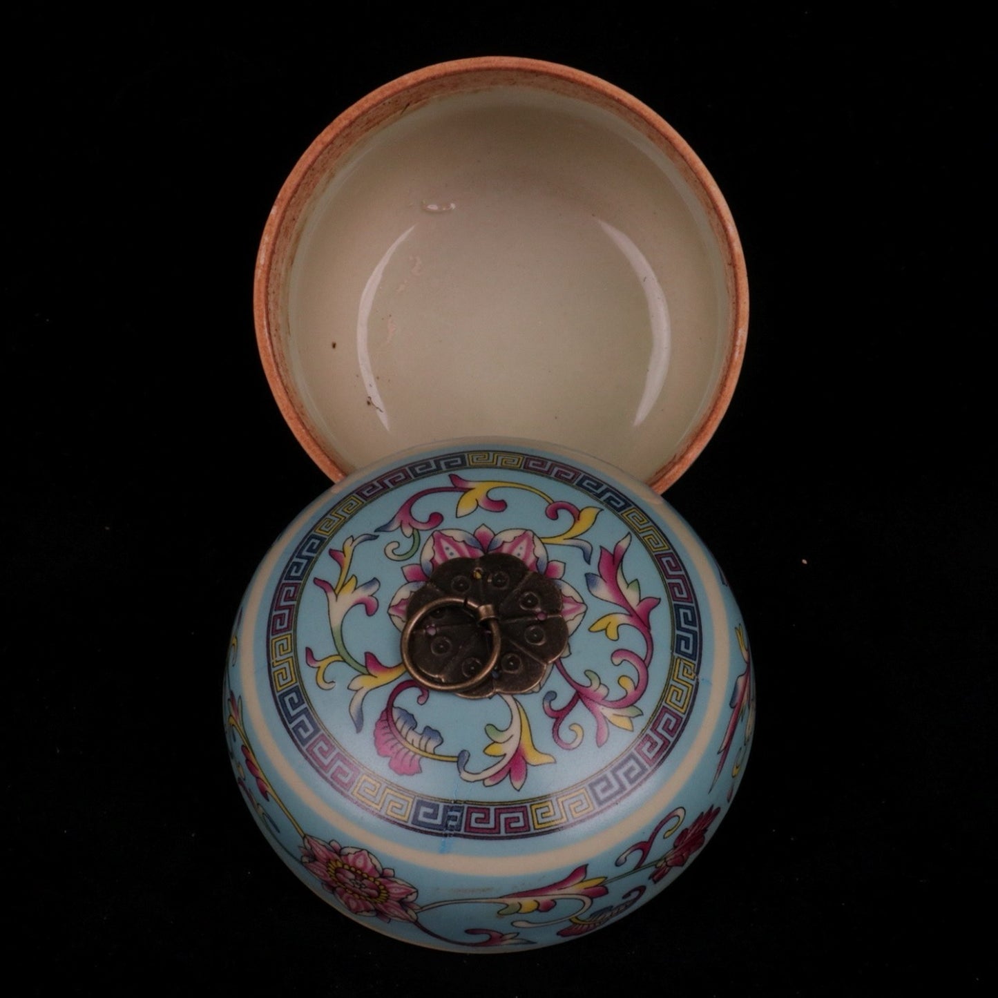 Blue and pink small ginseng jar