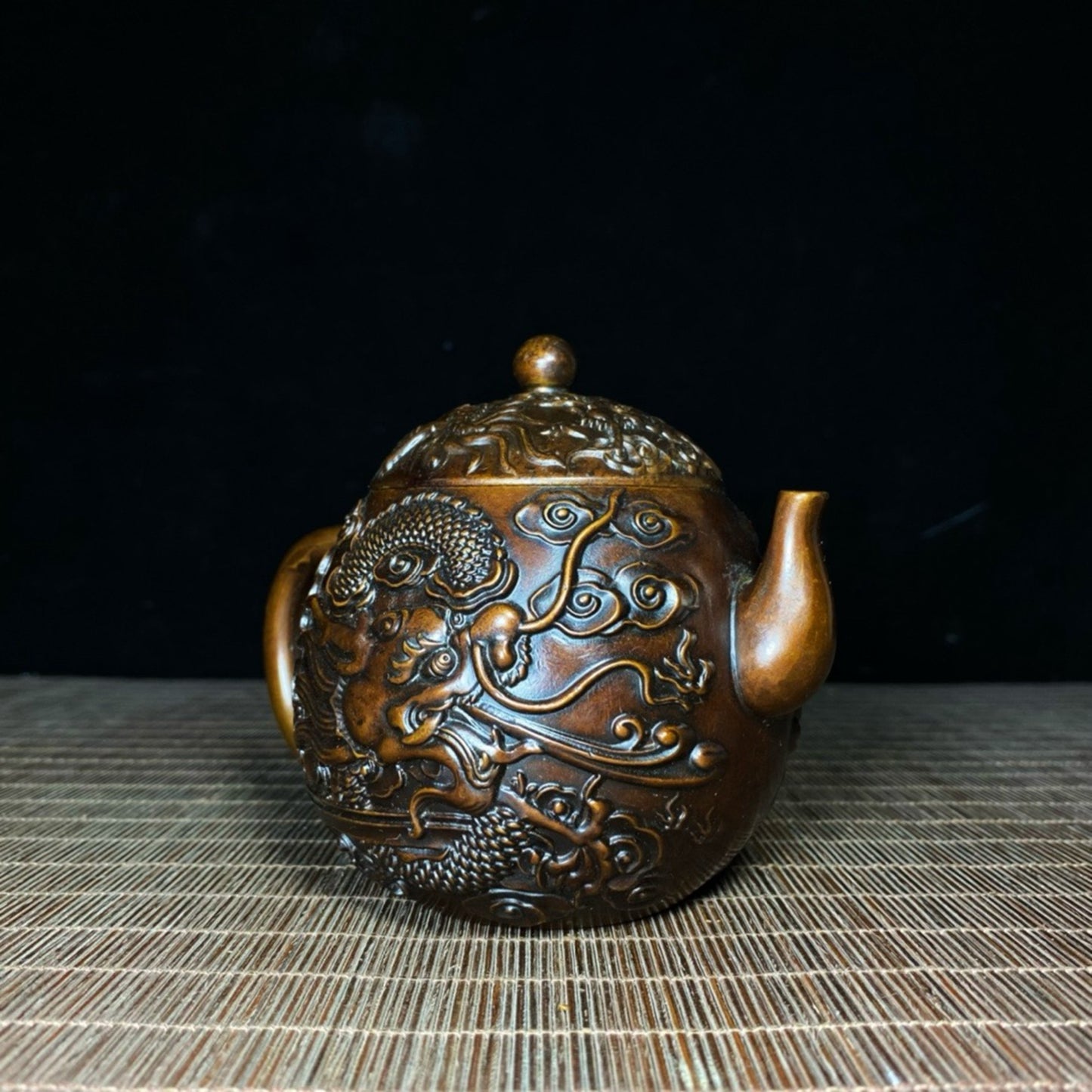 Pure copper relief golden dragon auspicious cloud teapot