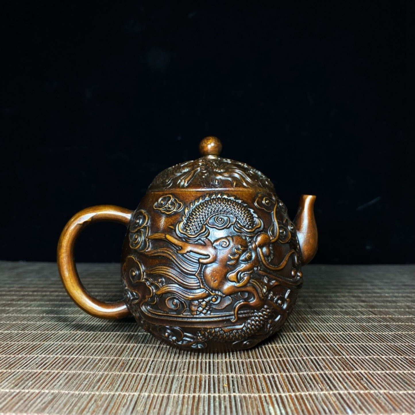 Pure copper relief golden dragon auspicious cloud teapot