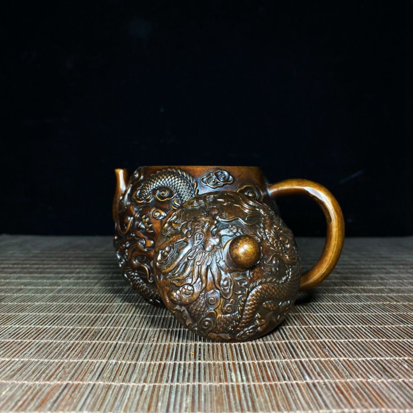 Pure copper relief golden dragon auspicious cloud teapot