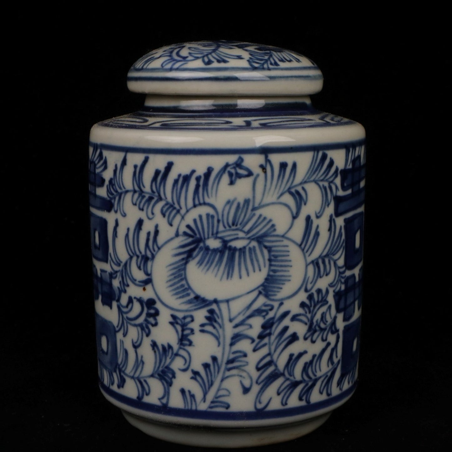 Blue and white tea jar with the character of Xiaoxi