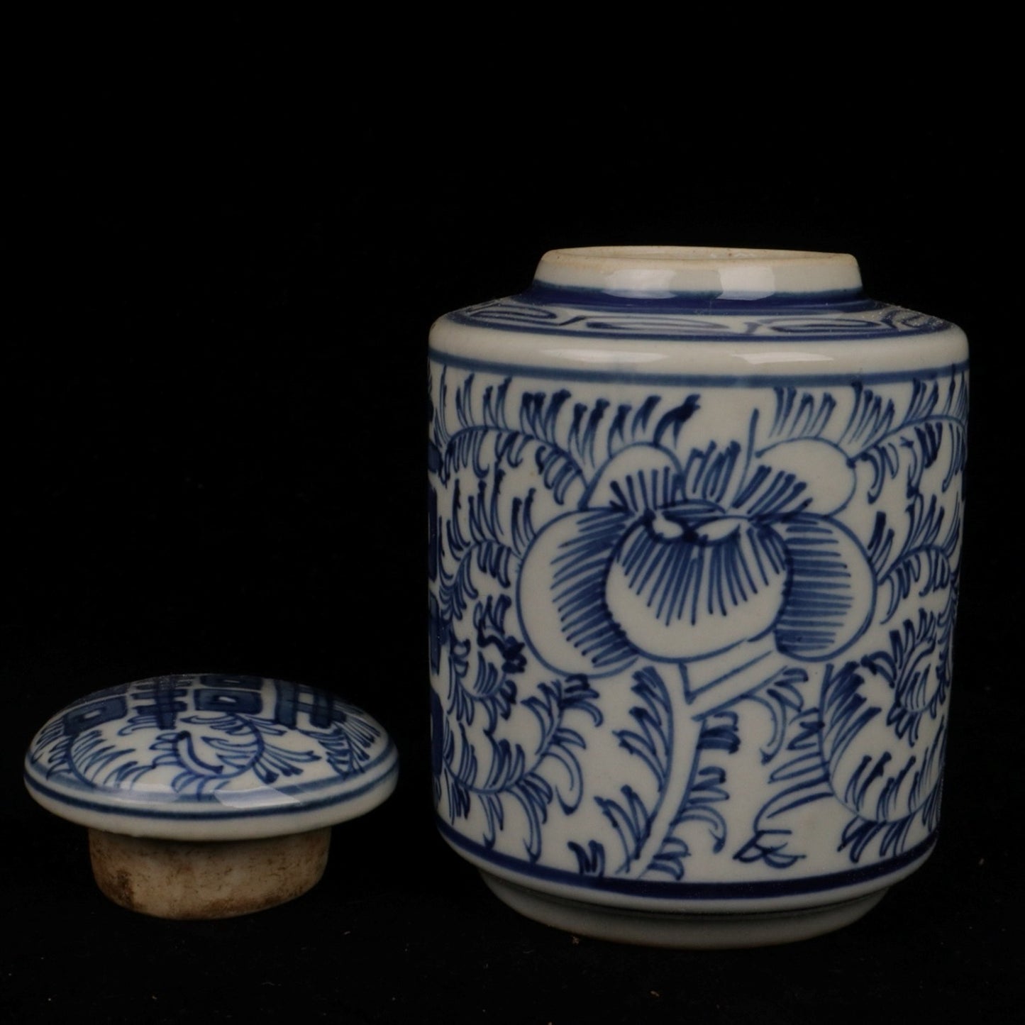 Blue and white tea jar with the character of Xiaoxi
